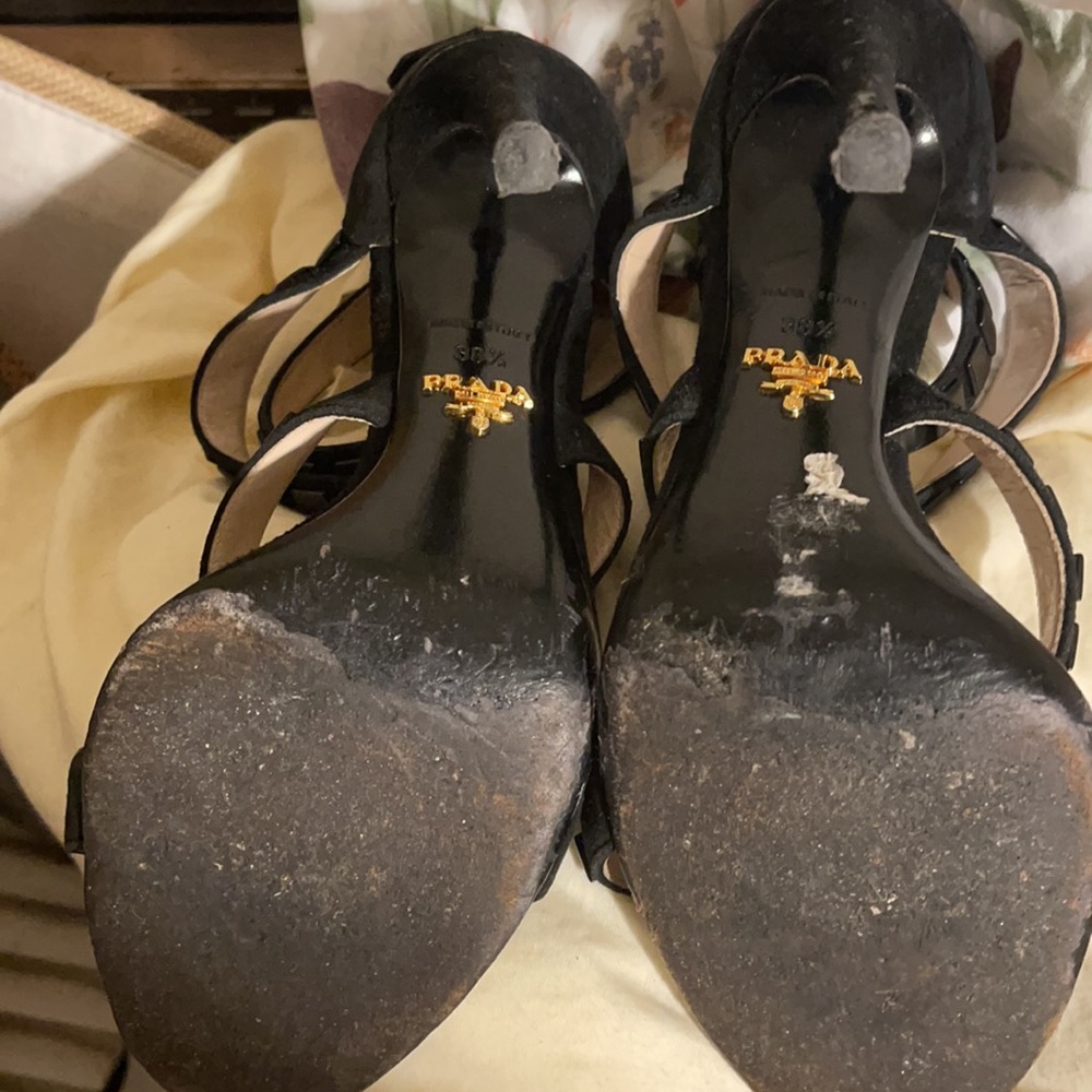 Prada - Picture 3 of 4